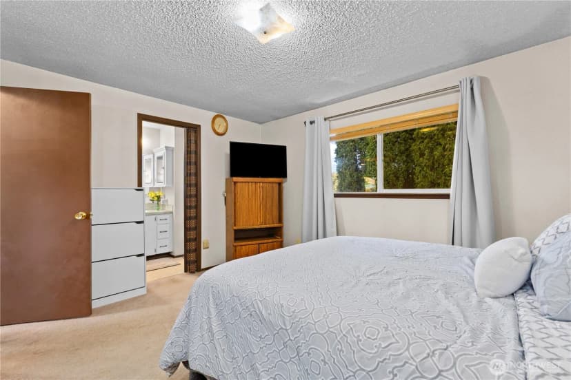 Property photo for 21826 123rd Place Se, Kent photo 15