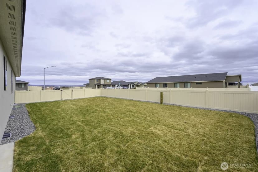 Property photo for 1012 Ne 9th Avenue, Ephrata photo 24