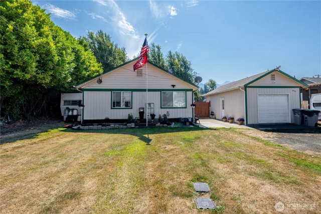 Property photo for 2320 E 5th Avenue, Port Angeles