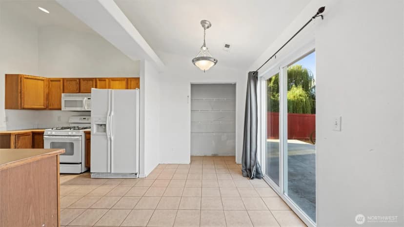 Property photo for 247 Nw Laurella Ln, College Place photo 5