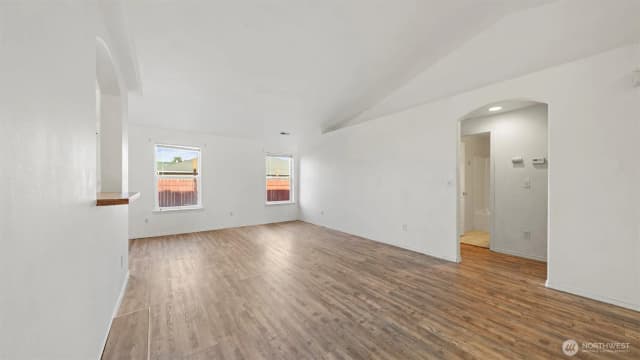 Property photo for 247 Nw Laurella Ln, College Place photo 3