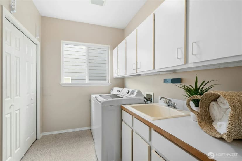 Property photo for 11619 23rd Drive Se, Everett photo 23