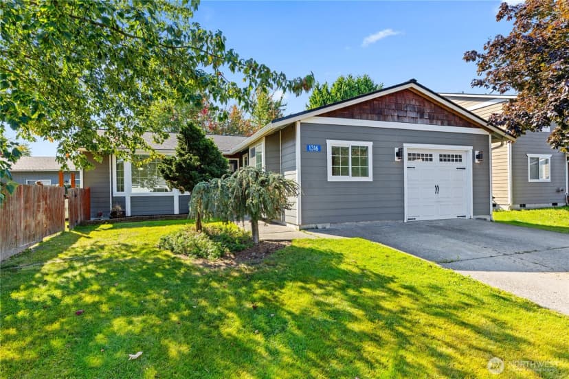 Property photo for 1316 Crystal Lane, Burlington