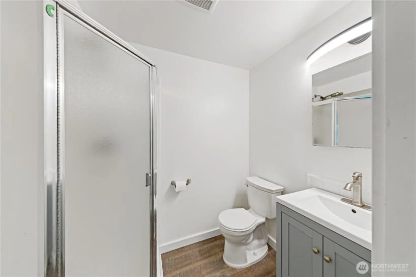 Property photo for 1316 Crystal Lane, Burlington photo 19