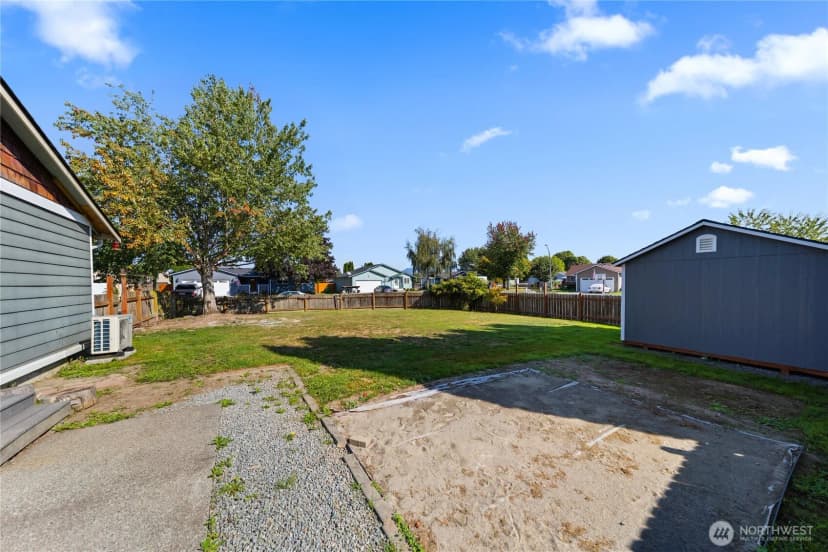 Property photo for 1316 Crystal Lane, Burlington photo 28