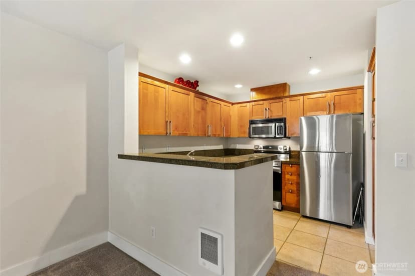 Property photo for 123 Queen Anne Avenue N #304, Seattle photo 13
