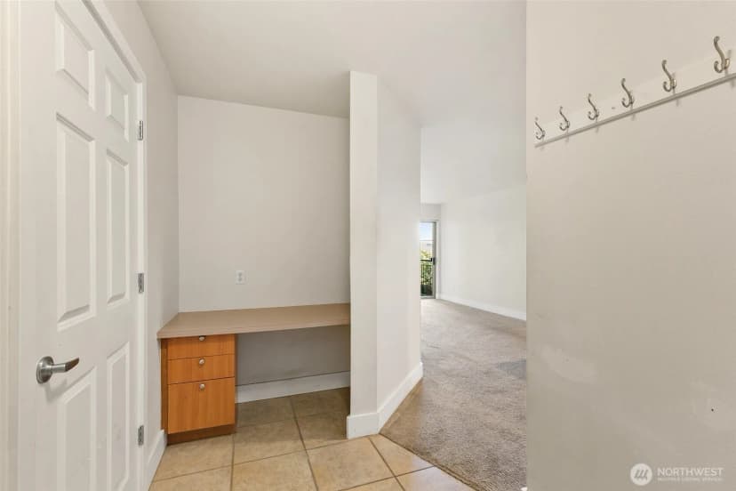 Property photo for 123 Queen Anne Avenue N #304, Seattle photo 22