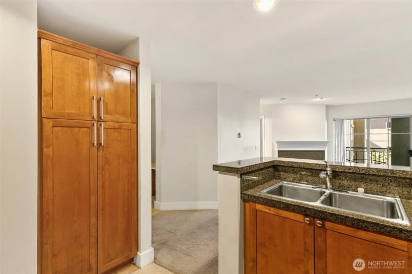 Property photo for 123 Queen Anne Avenue N #304, Seattle photo 17