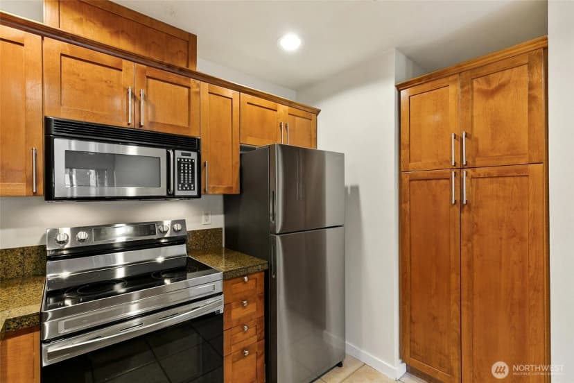 Property photo for 123 Queen Anne Avenue N #304, Seattle photo 16