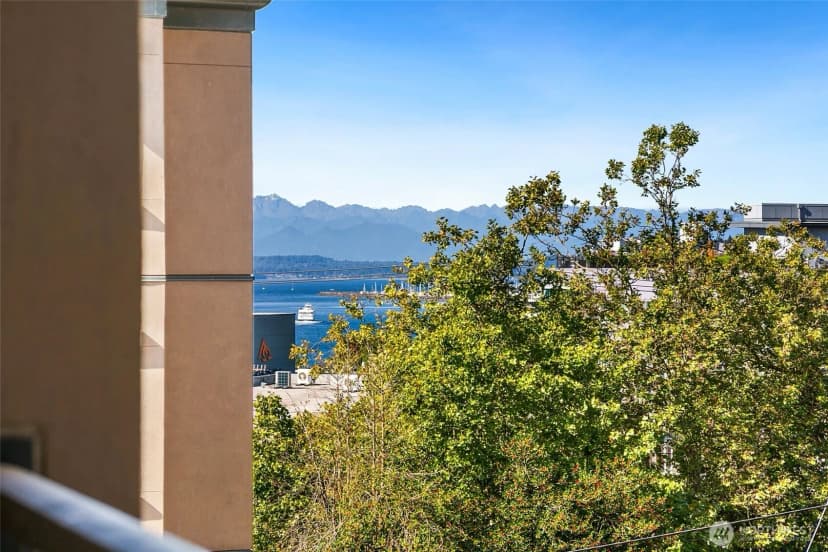 Property photo for 123 Queen Anne Avenue N #304, Seattle photo 8
