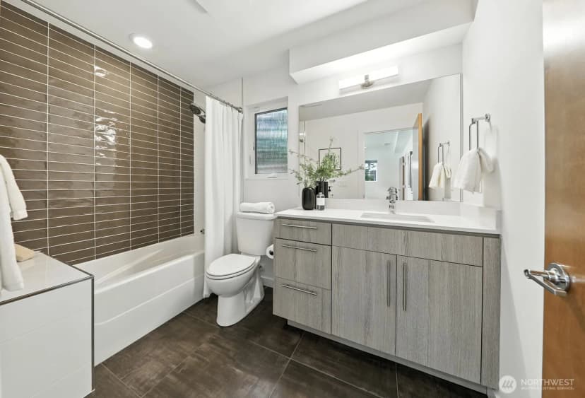 Property photo for 9120 38th Avenue Ne, Seattle photo 33