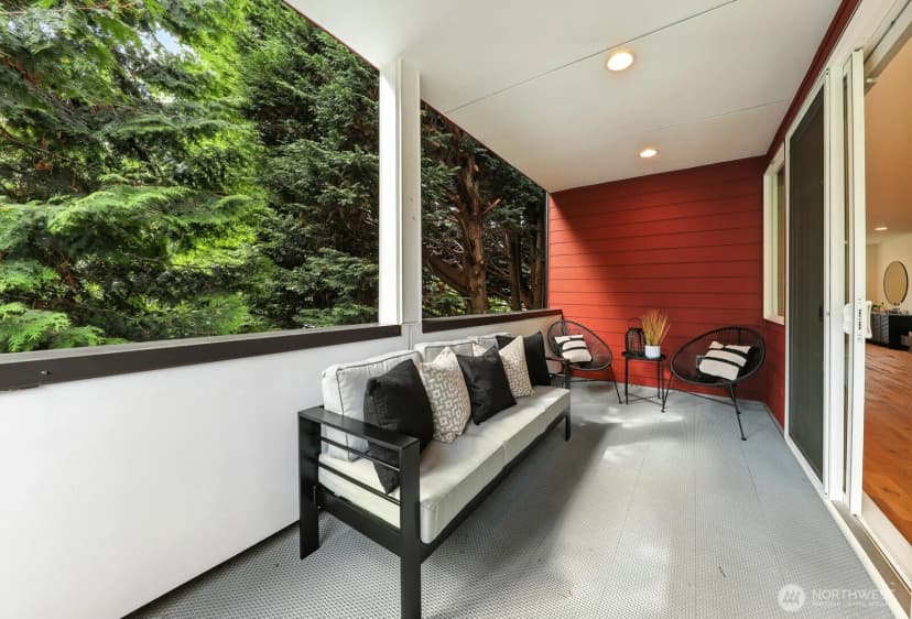 Property photo for 9120 38th Avenue Ne, Seattle photo 15
