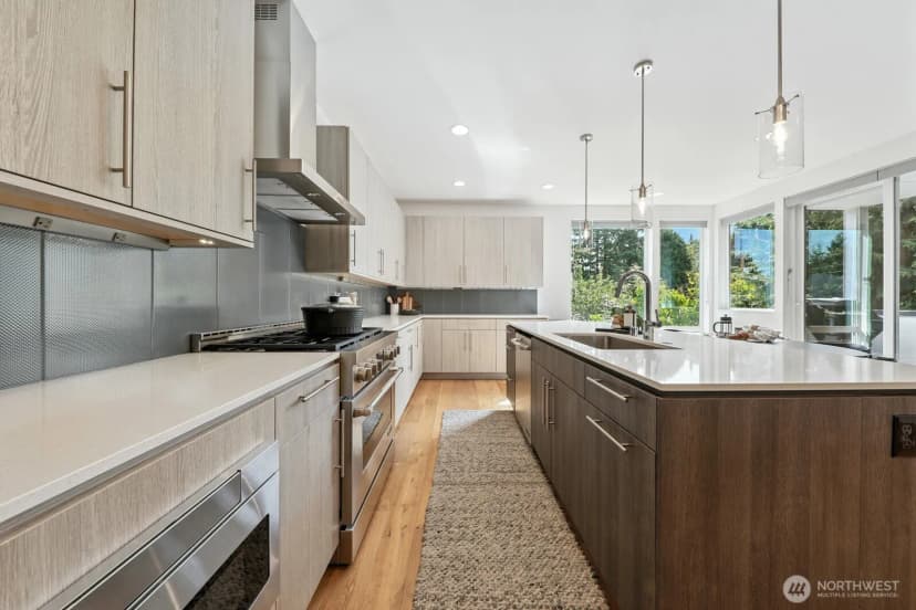 Property photo for 9120 38th Avenue Ne, Seattle photo 12