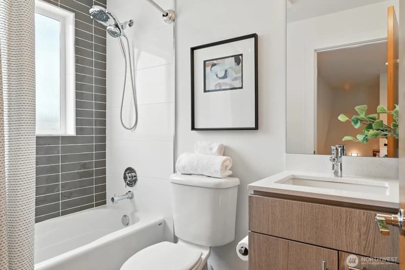 Property photo for 9120 38th Avenue Ne, Seattle photo 24