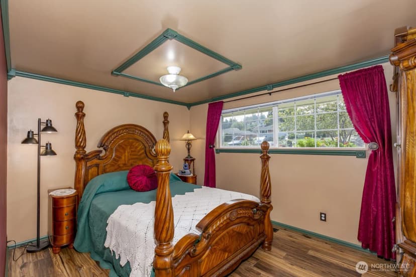 Property photo for 1719 Bailey Avenue, Everett photo 18