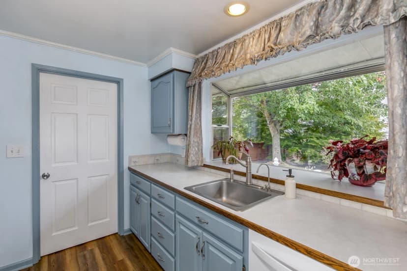 Property photo for 1719 Bailey Avenue, Everett photo 14