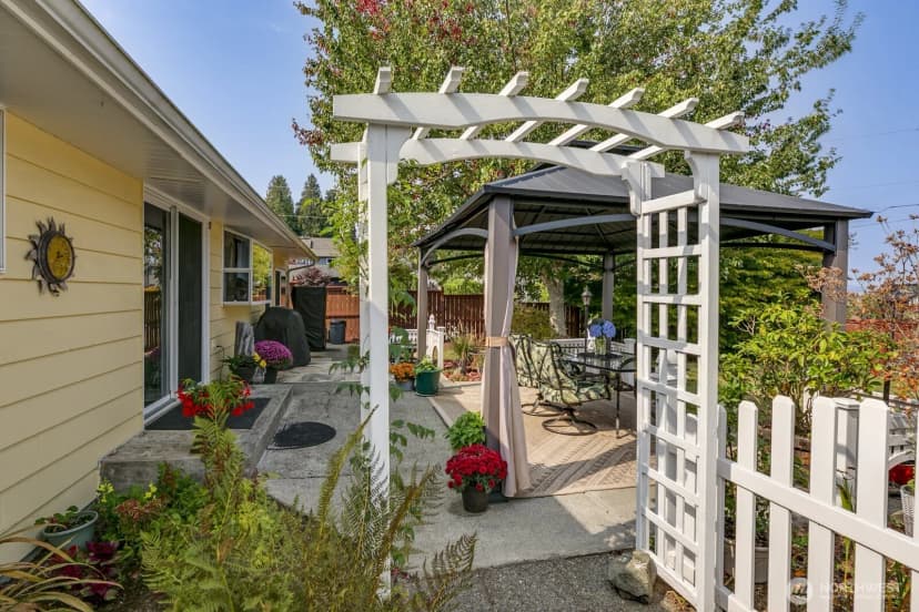 Property photo for 1719 Bailey Avenue, Everett photo 34