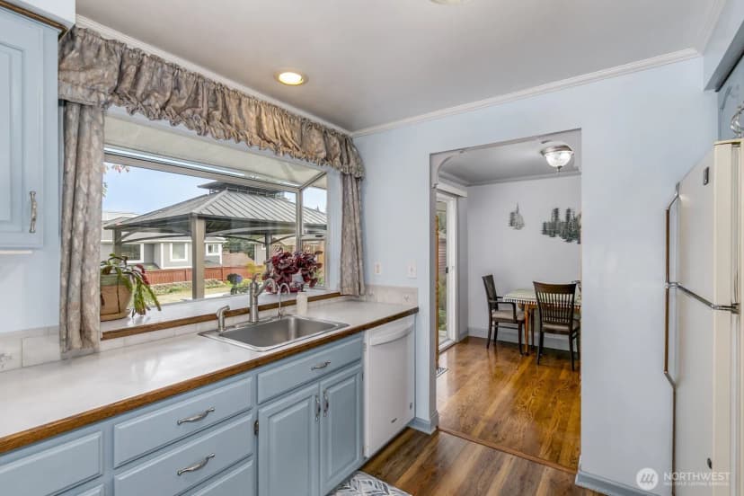 Property photo for 1719 Bailey Avenue, Everett photo 15