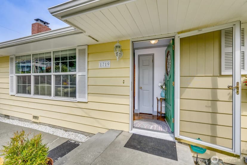 Property photo for 1719 Bailey Avenue, Everett photo 6