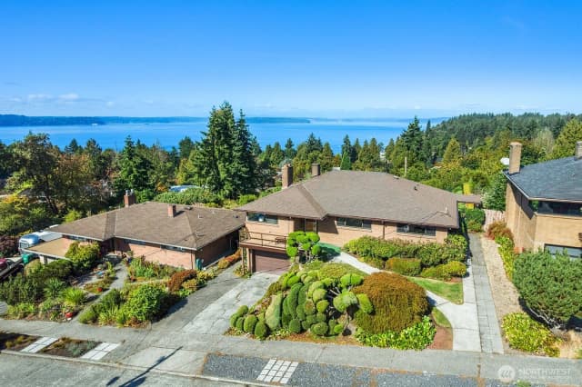 Property photo for 8877 42nd Avenue Sw, Seattle