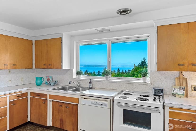 Property photo for 8877 42nd Avenue Sw, Seattle photo 16