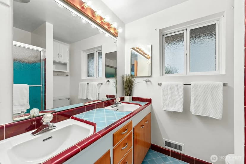 Property photo for 8877 42nd Avenue Sw, Seattle photo 23