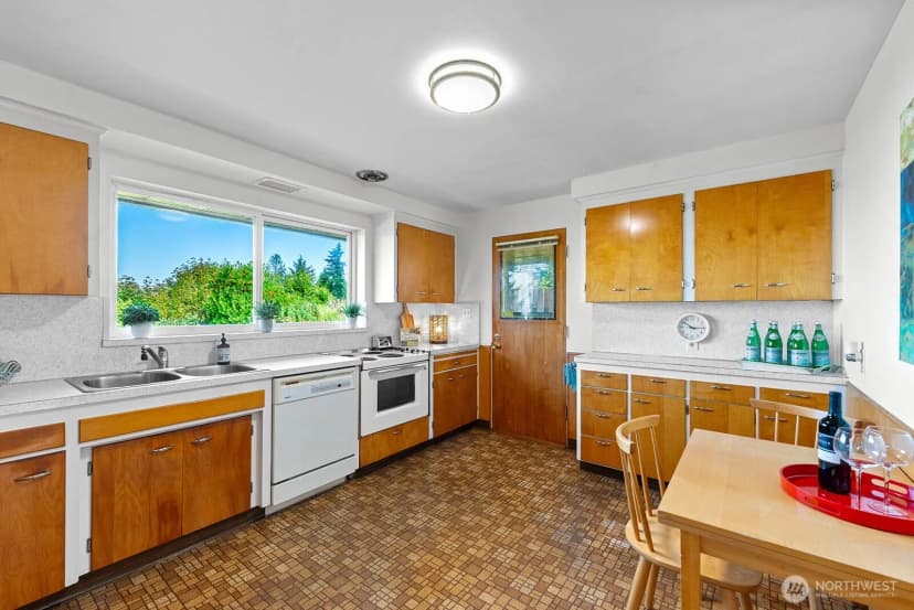 Property photo for 8877 42nd Avenue Sw, Seattle photo 14