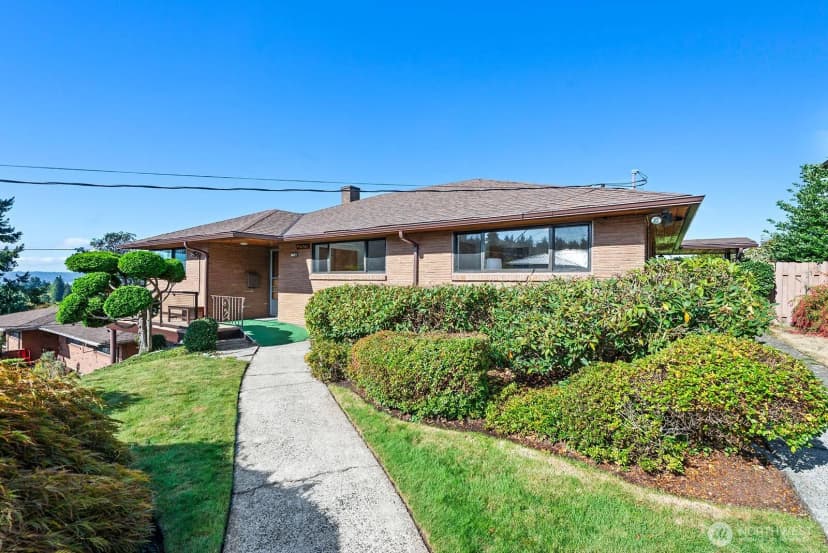 Property photo for 8877 42nd Avenue Sw, Seattle photo 2