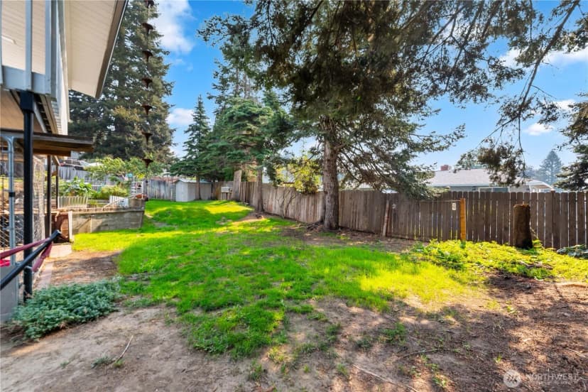 Property photo for 1718 8th St Ne, East Wenatchee photo 29