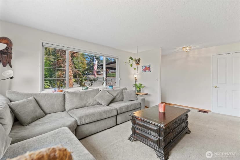 Property photo for 1718 8th St Ne, East Wenatchee photo 6