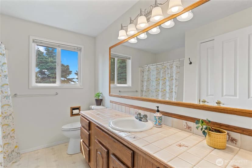 Property photo for 1718 8th St Ne, East Wenatchee photo 17