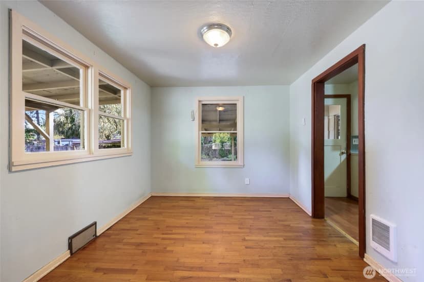 Property photo for 1910 Van Epps Street Se, Olympia photo 9