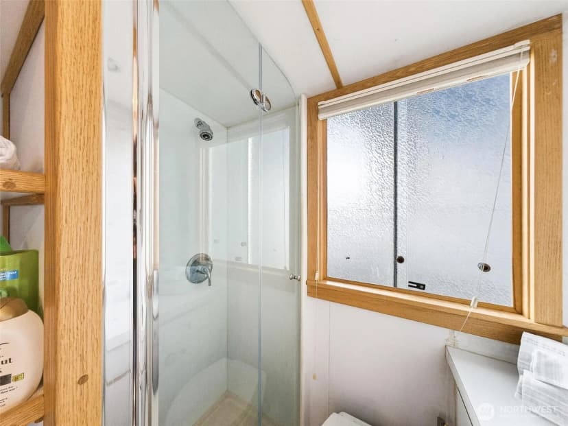Property photo for 2401 N Northlake Way, Seattle photo 7