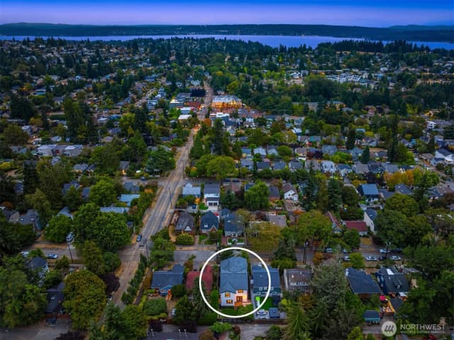 Property photo for 5249 36th Avenue Ne, Seattle photo 5