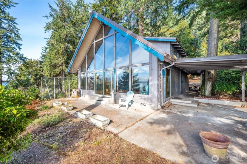 Property photo for 10 W Cape Horn Road, Cathlamet photo 2