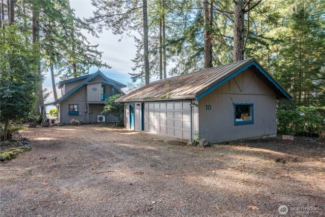 Property photo for 10 W Cape Horn Road, Cathlamet photo 5