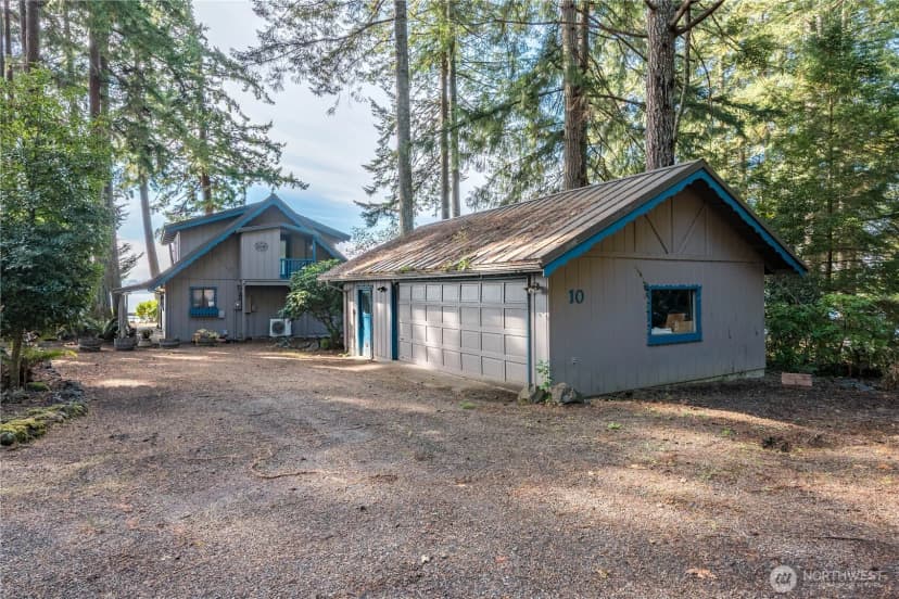 Property photo for 10 W Cape Horn Road, Cathlamet photo 5