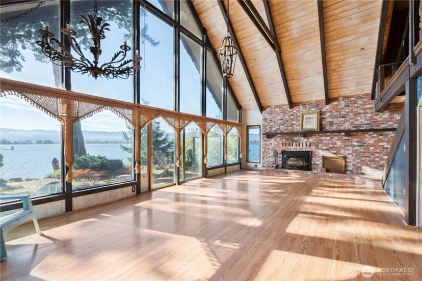 Property photo for 10 W Cape Horn Road, Cathlamet photo 7