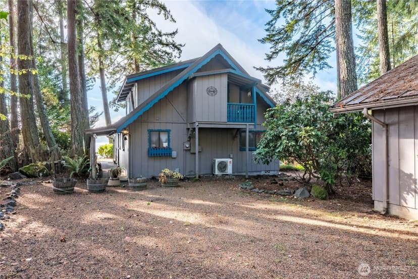 Property photo for 10 W Cape Horn Road, Cathlamet photo 3
