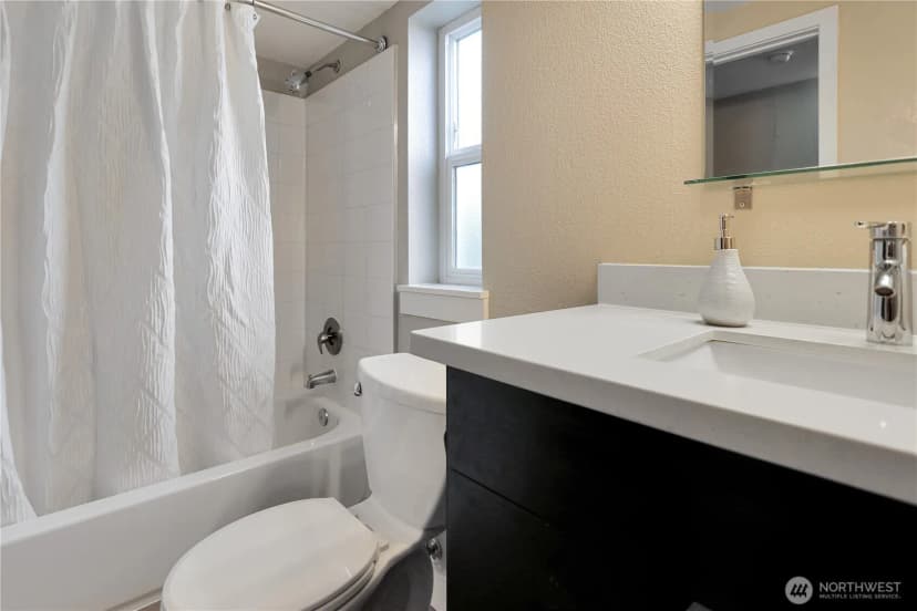 Property photo for 1533 18th Avenue S #5, Seattle photo 5