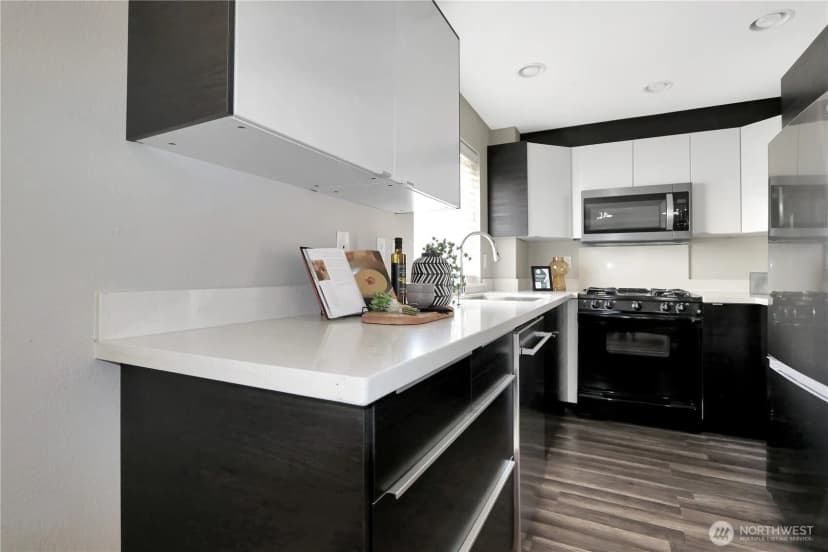 Property photo for 1533 18th Avenue S #5, Seattle photo 9