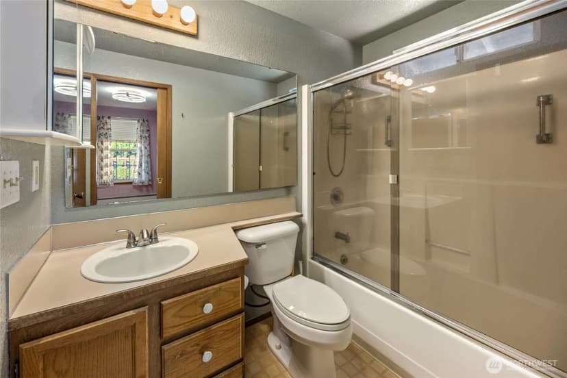 Property photo for 7123 Lakeside Street Sw, Olympia photo 16