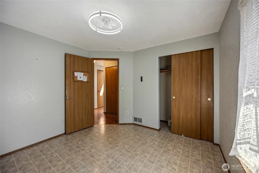 Property photo for 7123 Lakeside Street Sw, Olympia photo 18