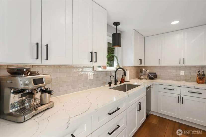 Property photo for 8137 31st Avenue Sw, Seattle photo 11