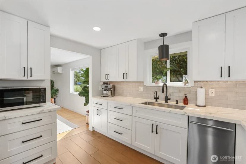 Property photo for 8137 31st Avenue Sw, Seattle photo 10