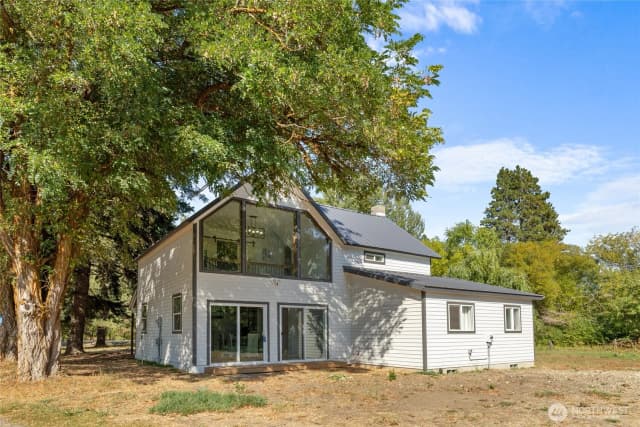Property photo for 1660 Airport Road, Cle Elum photo 2