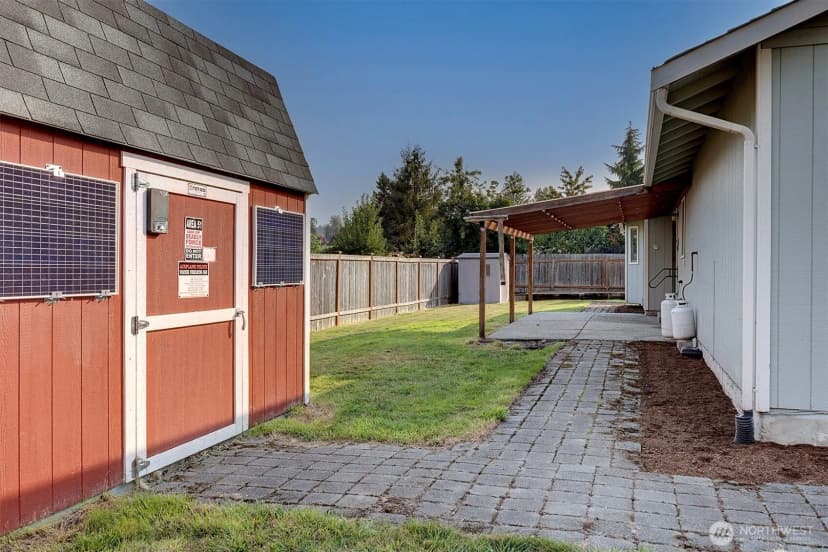 Property photo for 6423 68th Street Ne, Marysville photo 16