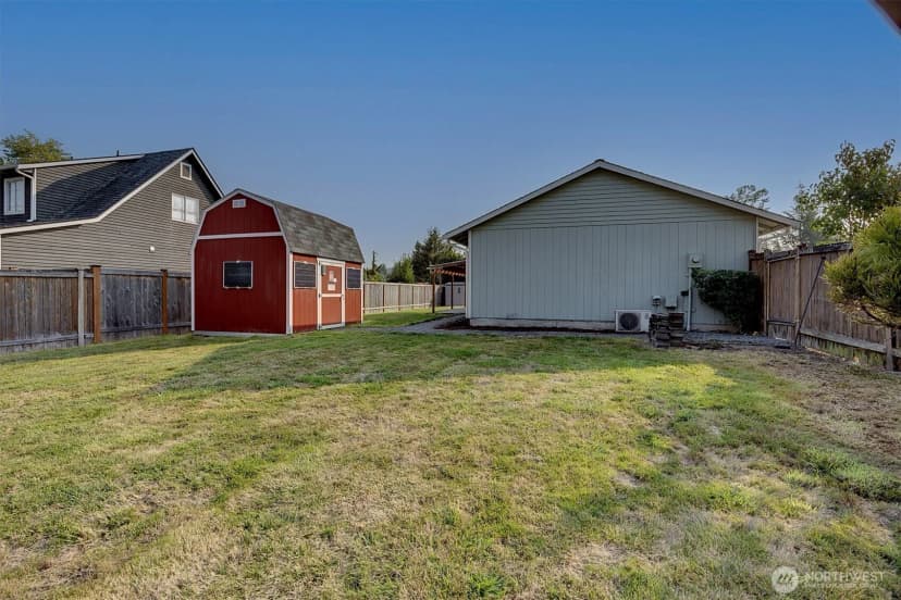 Property photo for 6423 68th Street Ne, Marysville photo 15