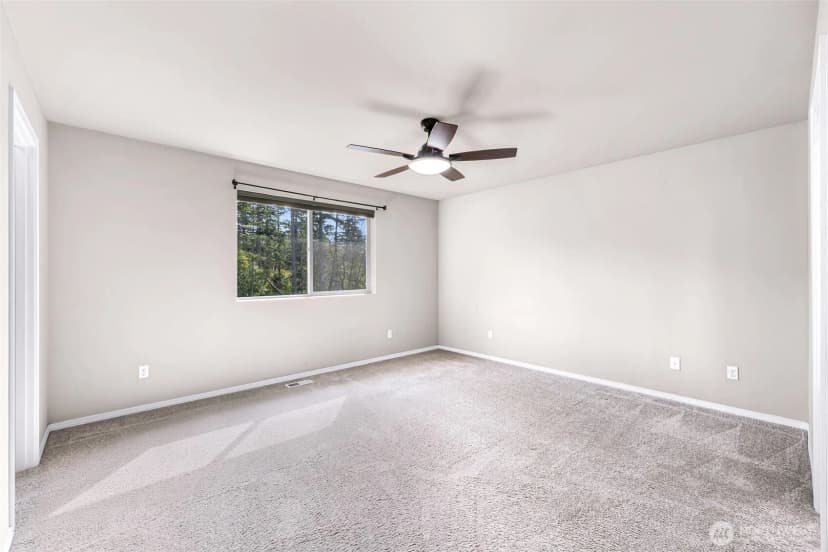 Property photo for 930 Cove View Circle, Oak Harbor photo 17