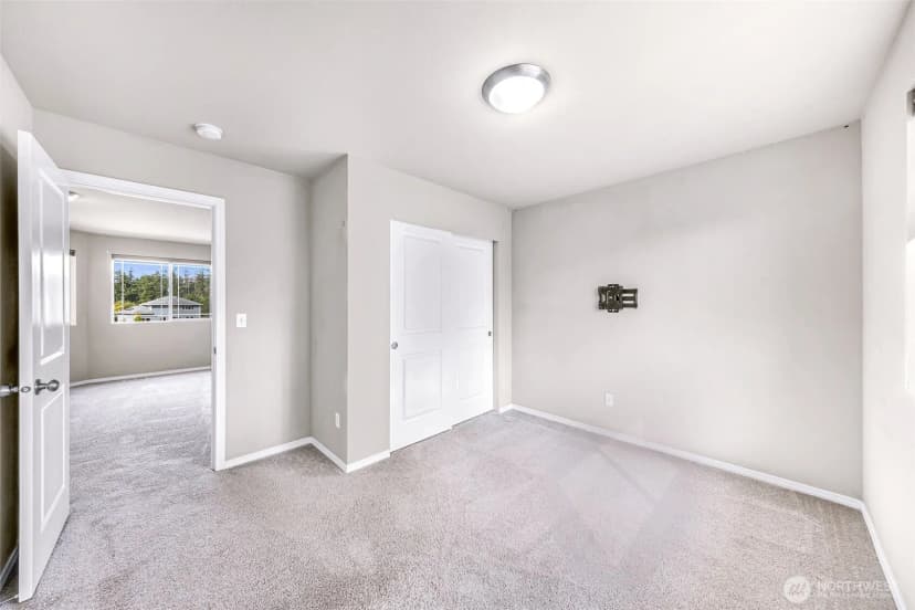 Property photo for 930 Cove View Circle, Oak Harbor photo 23